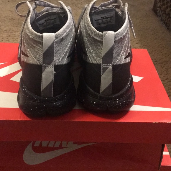 Nike Flyknit Chukka - Picture 3 of 3